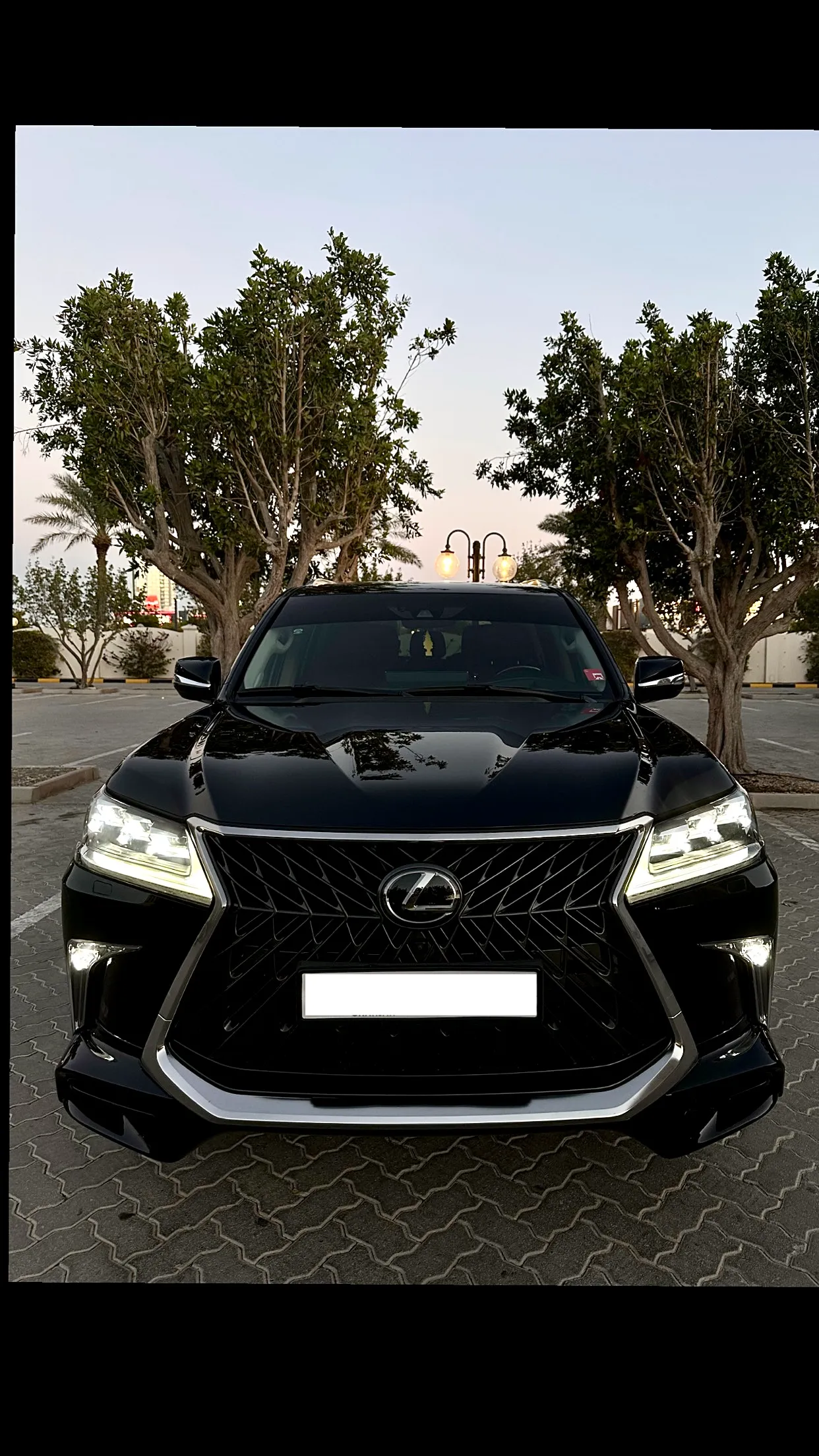 LX570
